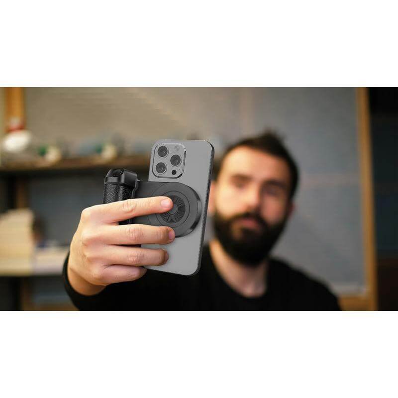 KORMAN - @memorii® Magnetic Phone Stand with 15W Wireless Charging and Remote Shutter - Black - Image 10